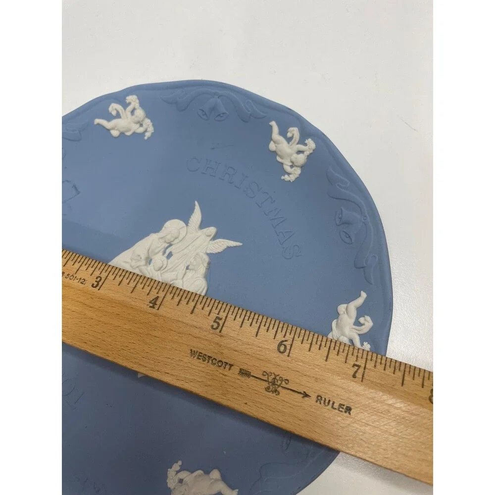 Wedgwood Jasper 2001 Christmas Plate Made in England Blue